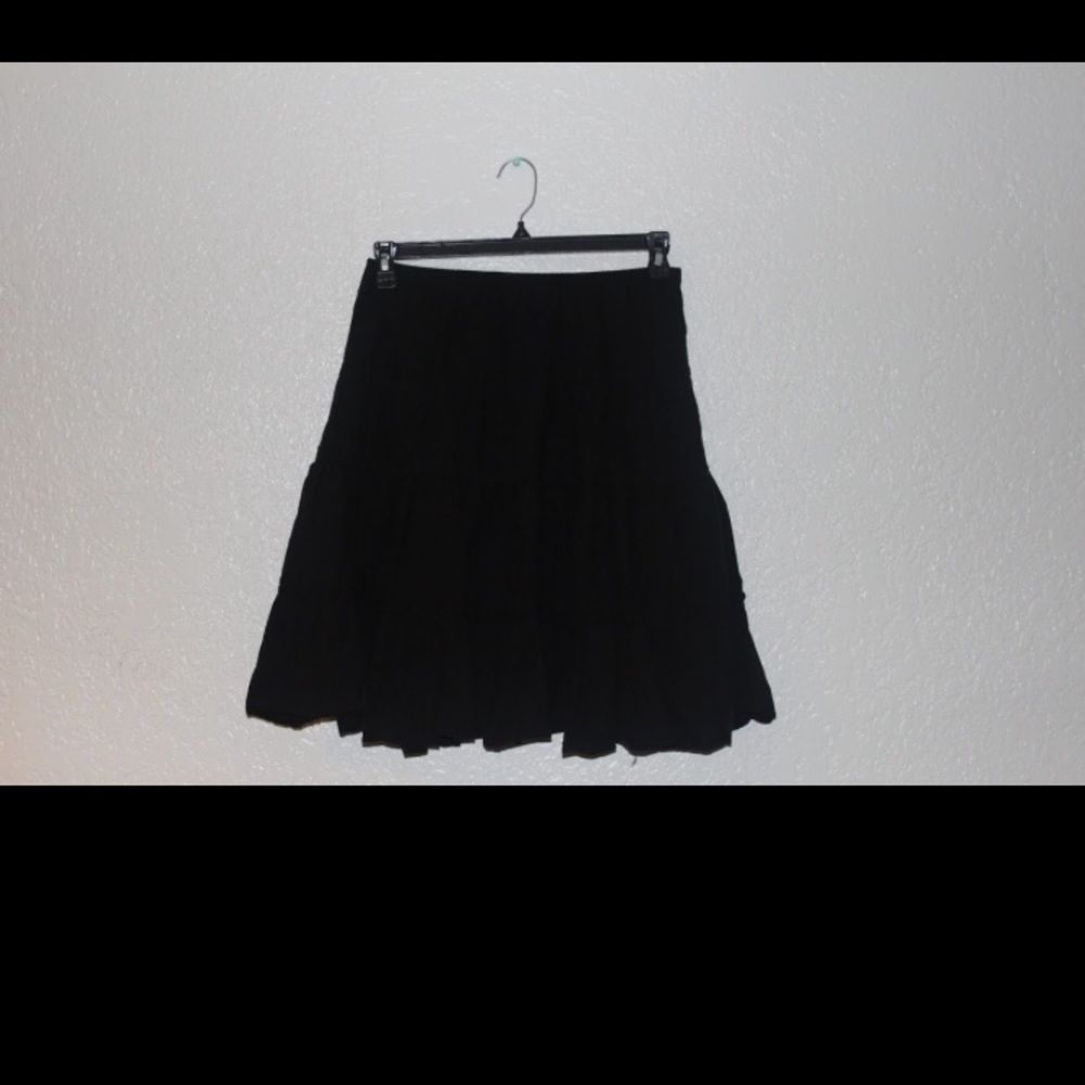 Mid thigh black skirt